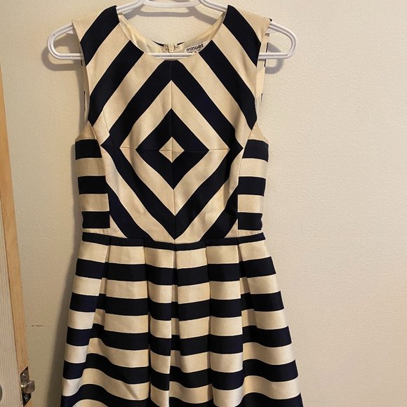 Diamond Style Dress - Picture 2 of 4